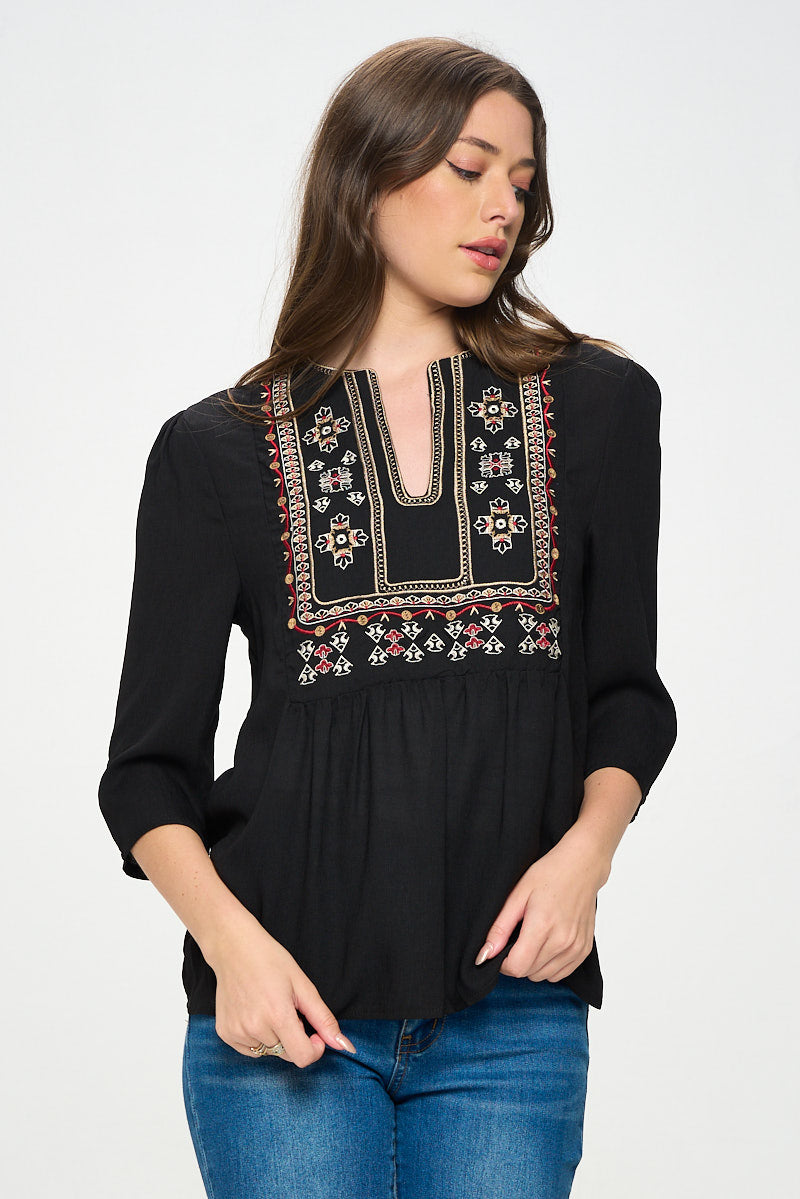 EMBROIDERED 3/4 SLEEVE BLOUSE