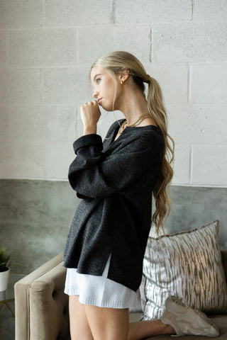 LONG SLEEVE NOTCHED FRONT SWEATER