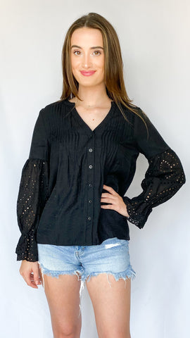 LONG SLEEVE EYELET SLEEVE TOP